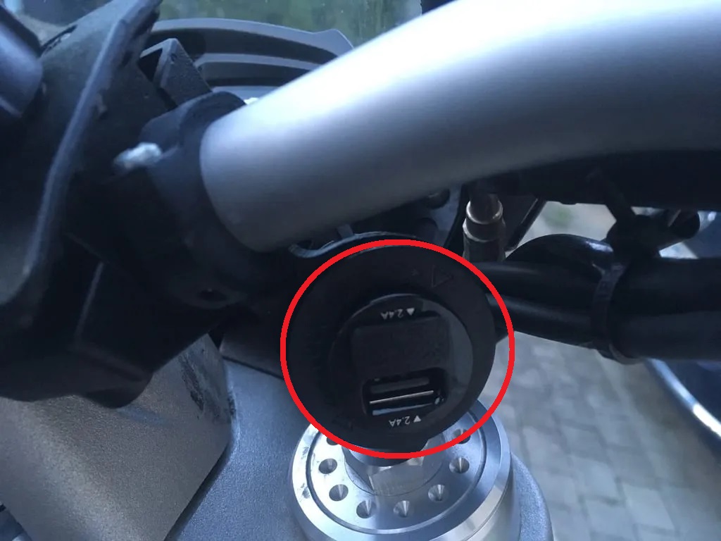 Motosiklet Gidon için 12V Soket Bağlantı Plastiği ABS Baskı 00454