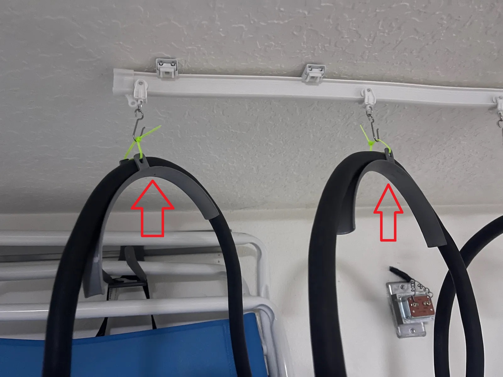 Garajda Araç Şarj Kablosu Tutucu ABS Baskı 00578