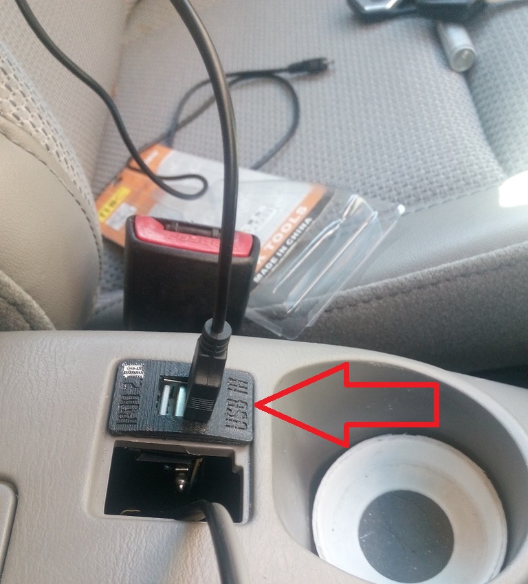 Subaru Forester USB Şarj Braketi ABS Baskı 00735
