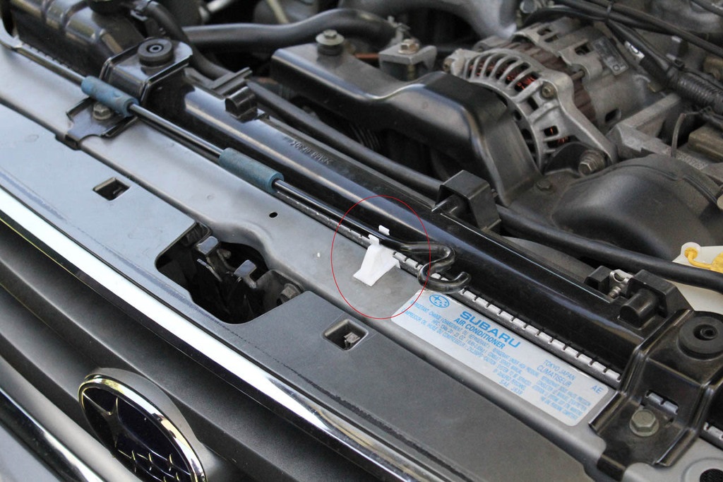 Subaru Forester 2004 Kaput Demiri Klipsi ABS Baskı 00738