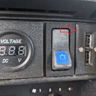 Volvo 240 USB Şarj Braketi 01000