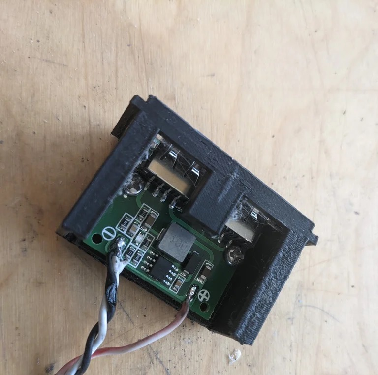 Volvo 240 USB Şarj Braketi 01000 - Görsel 4