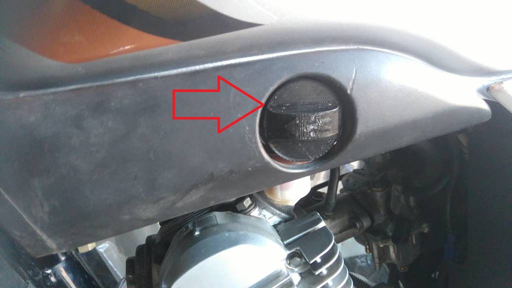 Yamaha YBR 125 Gaz deposu musluk kolu ABS Baskı 01130