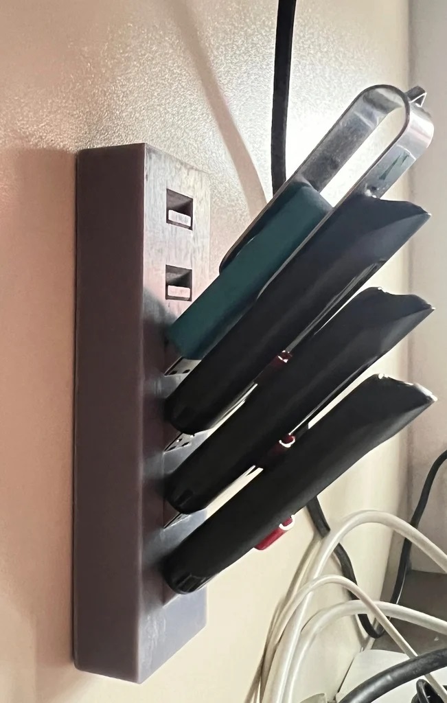 USB Tutma Braketi PLA Baskı 01178