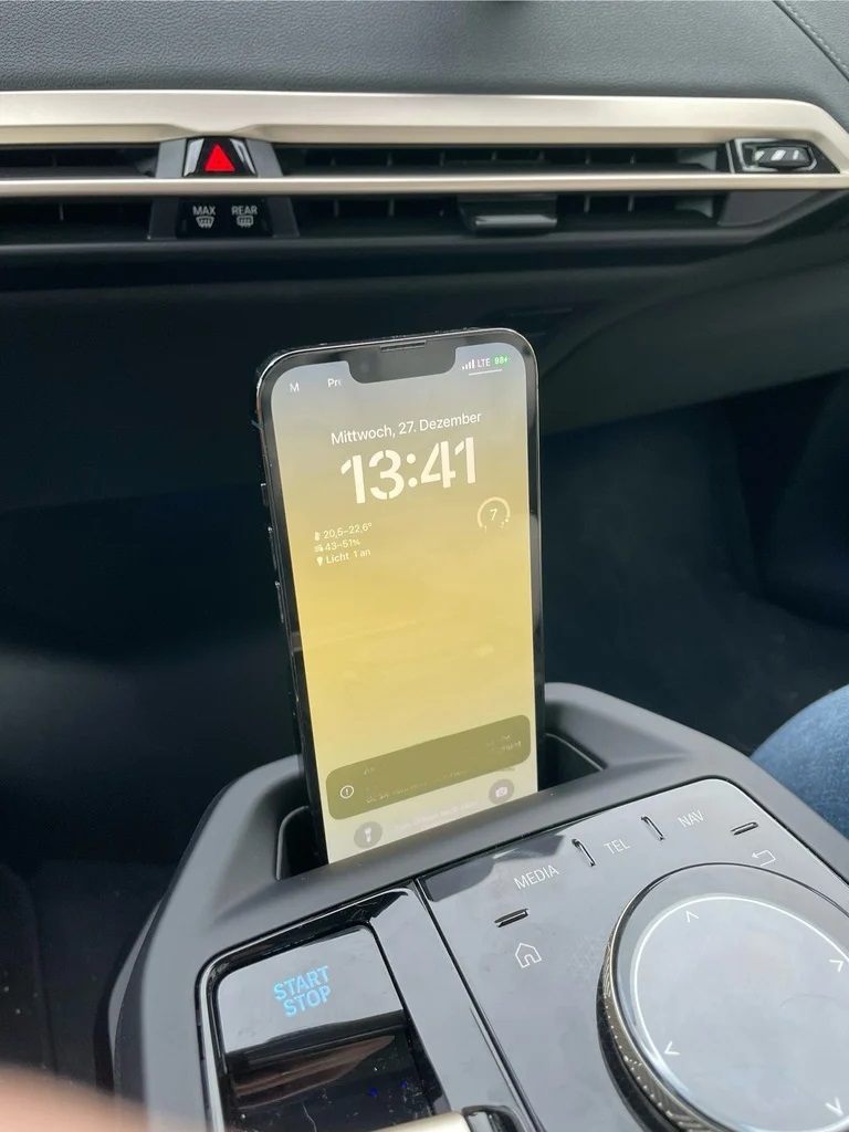 BMW iX İphone İçin Şarj Yuvası Braketi ABS Baskı 01183