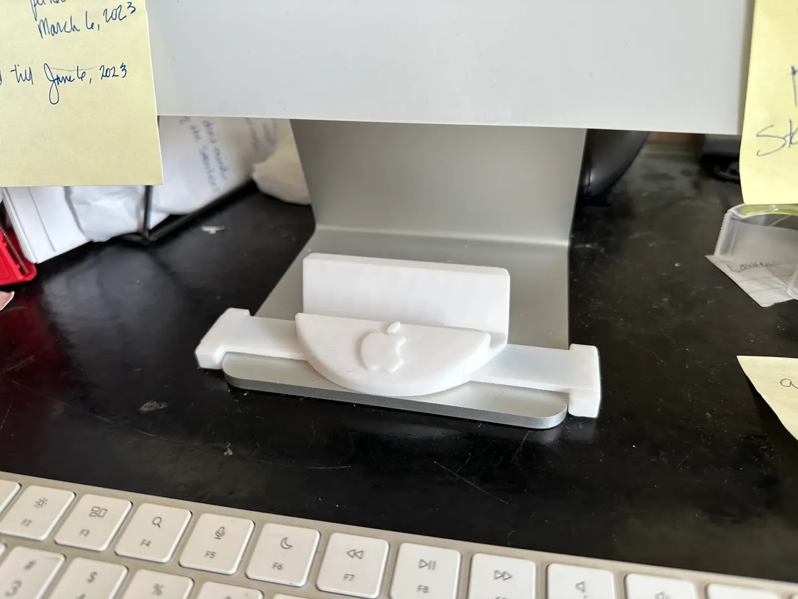 iMac Destekli İphone Standı PLA Baskı 01207 - Görsel 2