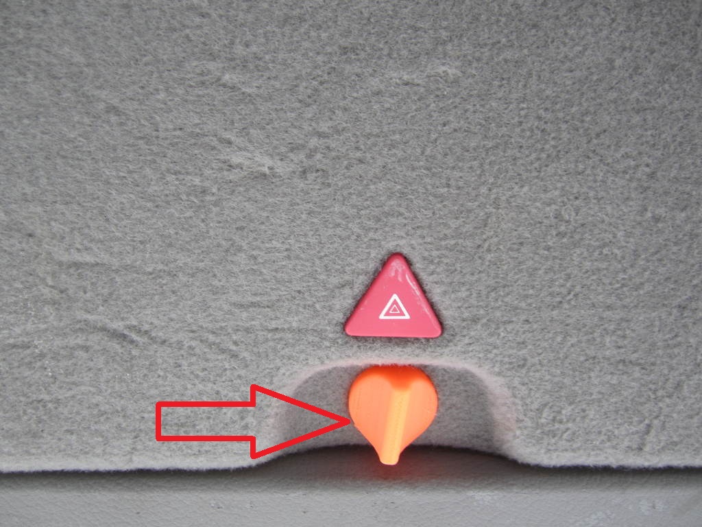 Audi Avant 2002 Tehlike Üçgeni Mandalı ABS Baskı 00907