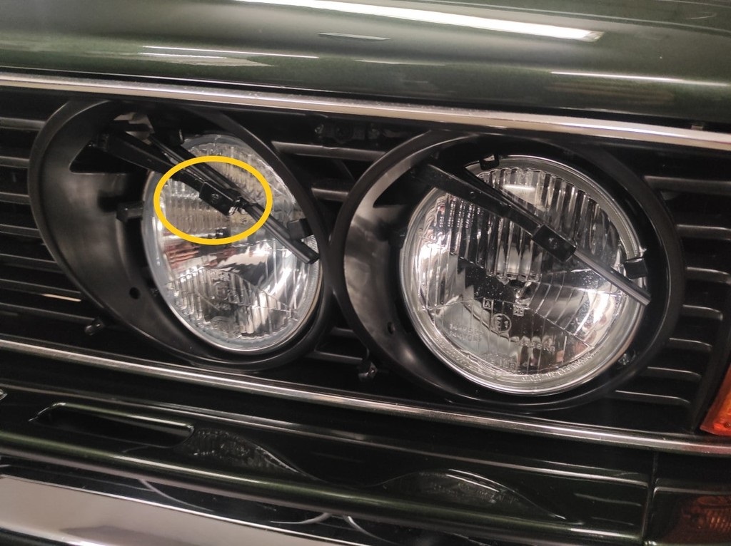 BMW Spotlight Far Silecekleri Tutma Braketi 2 Adet ABS Baskı 01414