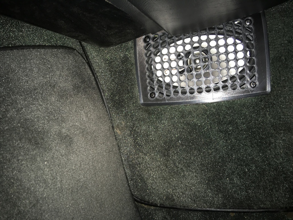 BMW E24 Ön Hoparlör Kapağı ABS Baskı 01513 - Görsel 2