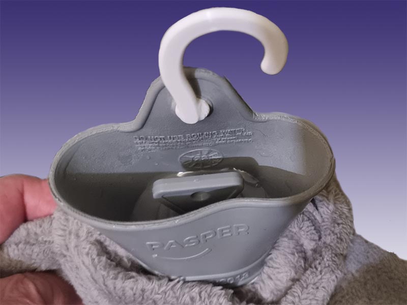 "Sıcak Su Şişenizi Güvende Tutan Yenilikçi Süspansiyon Kancası - Model 6896701"