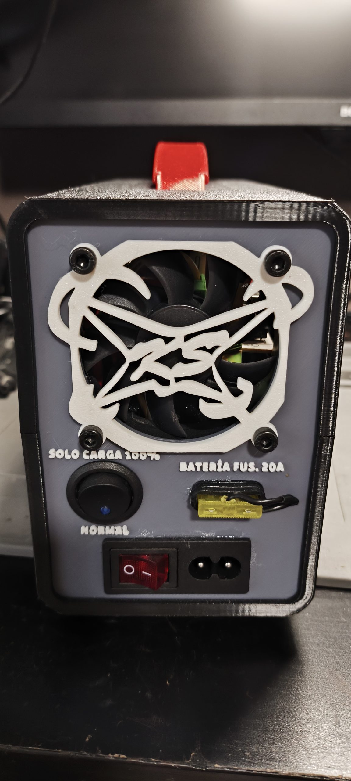 "Yüksek Performanslı UPS Güç Kaynağı: Lifepo4 12V 15AH Powerbank - Model 6901684 ile Gücünüzü Yanınızda Taşıyın!" - Görsel 3