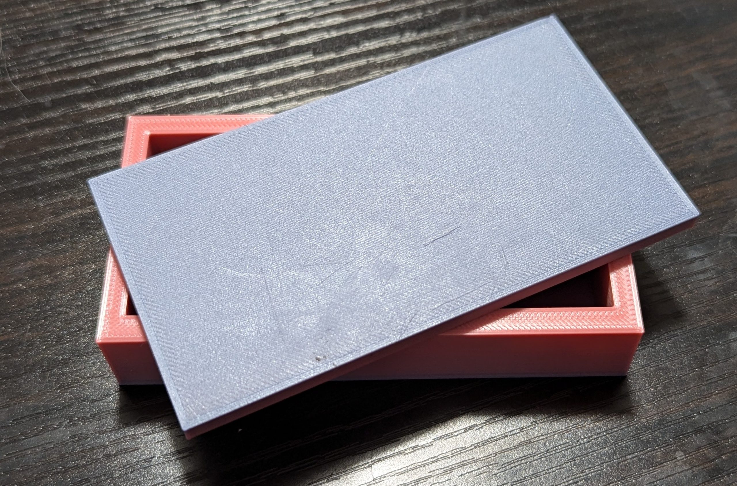 Küçük şeyler için kapaklı küçük kutu. - Görsel 3