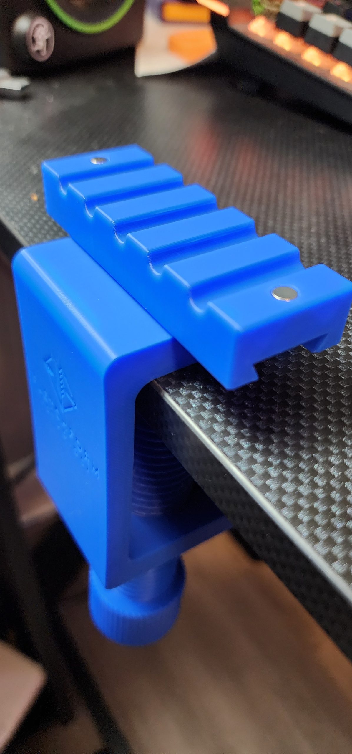 "Akıllı Modüler Masa Kelepçesi: Kablo Karmaşasını Ortadan Kaldıran Organizasyon Çözümü - 6898367" - Görsel 3