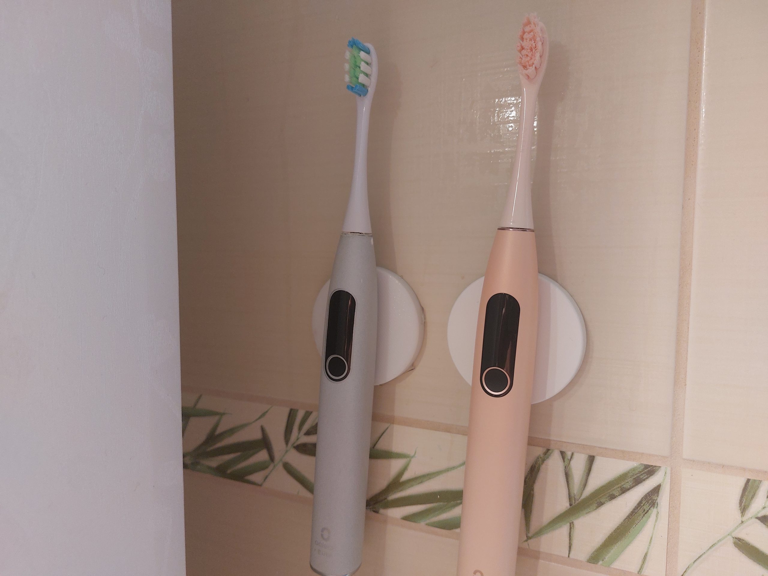 "Oclean Manyetik Duvar Asmalı Elektrikli Diş Fırçası - 6900432: Temizlikte Devrim Yaratan Tasarım!" - Görsel 3