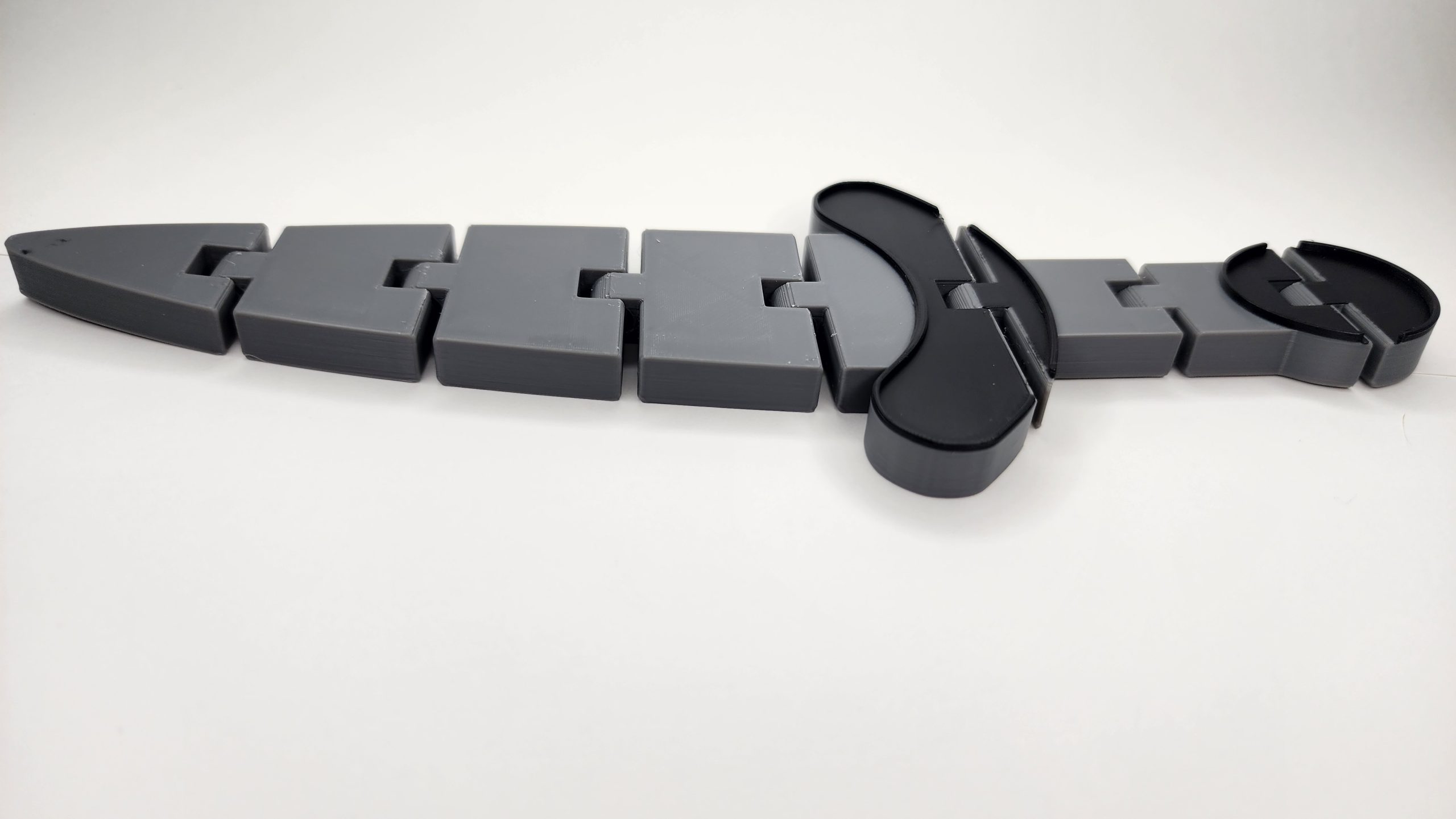 Eğlenceli Esneklik: Flexi Bendy Dagger – 6898360 ile Sınırları Zorlayın!