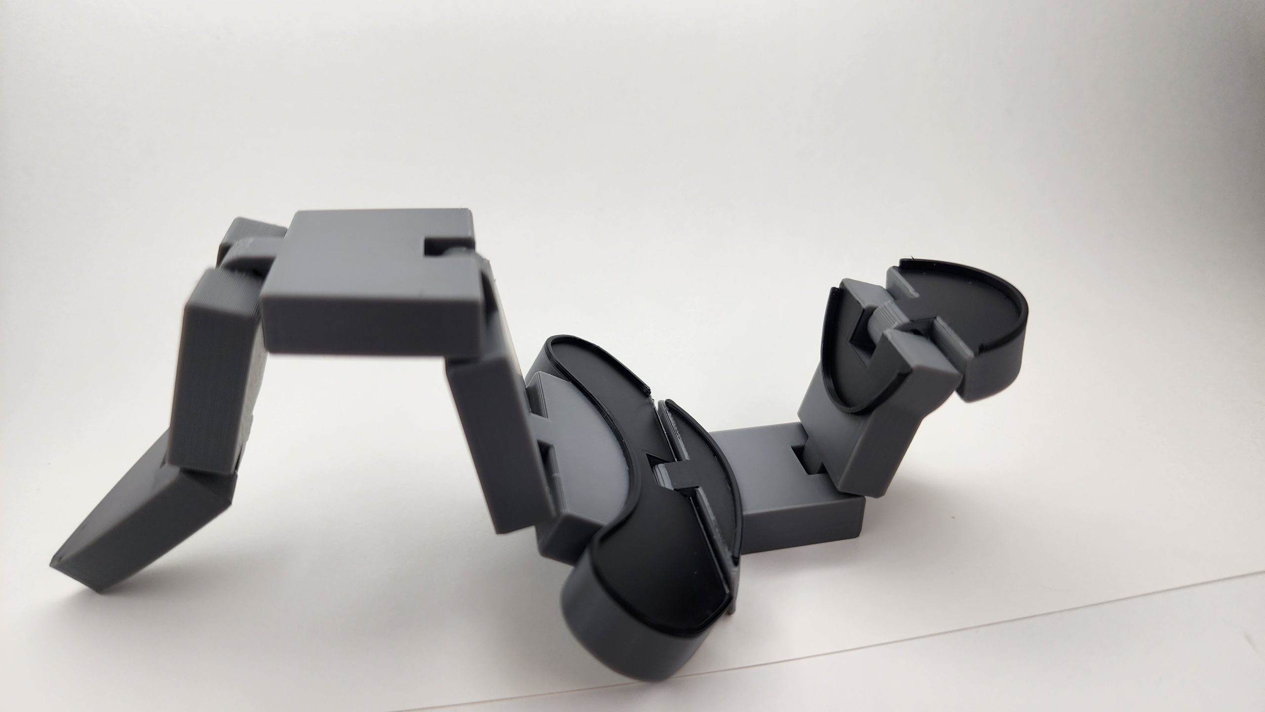 Eğlenceli Esneklik: Flexi Bendy Dagger – 6898360 ile Sınırları Zorlayın! - Görsel 3