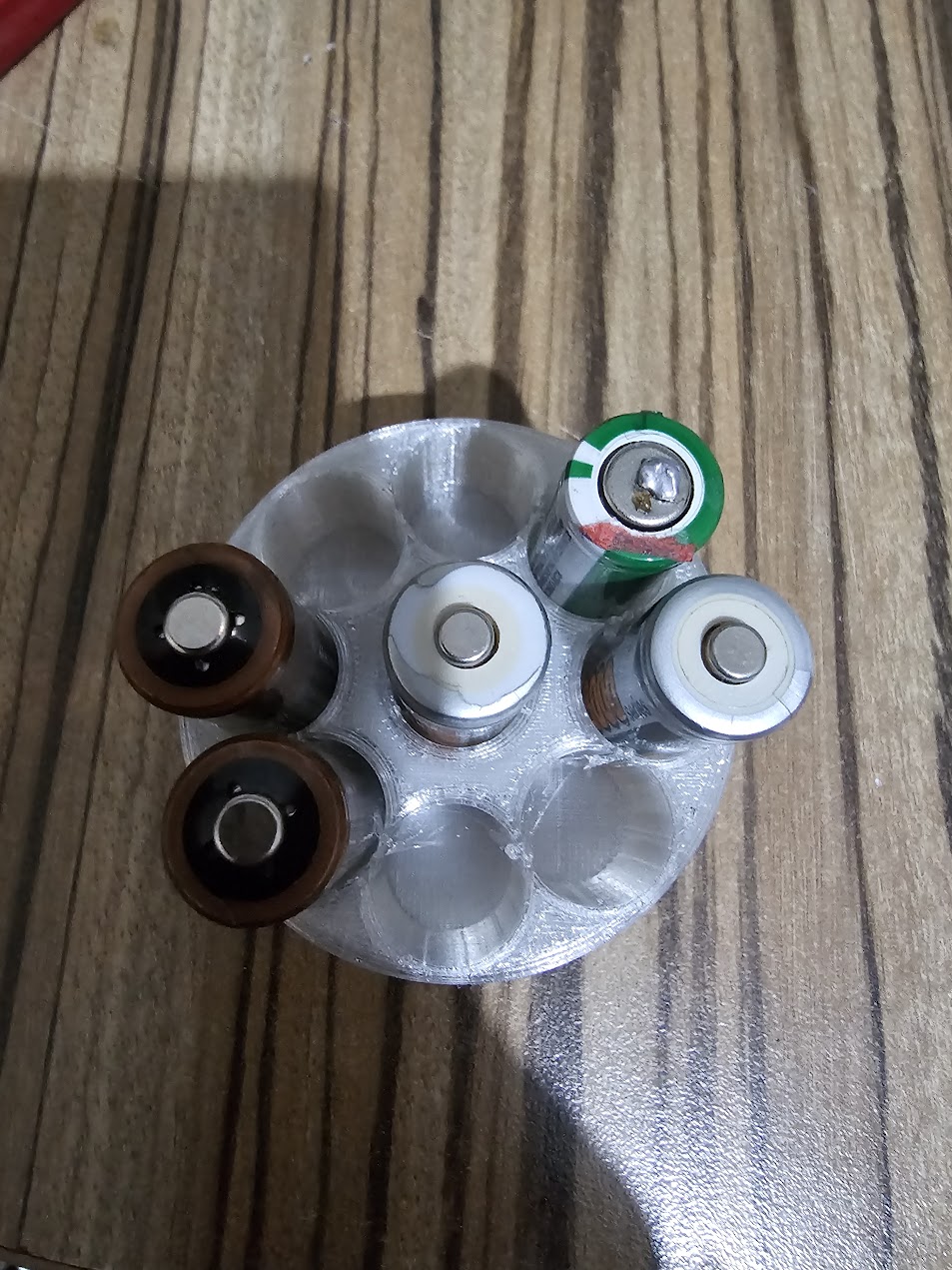 Enerji Depolamak için Mükemmel Çözüm: AA Pil Tutucu - Model 6899560! - Görsel 2