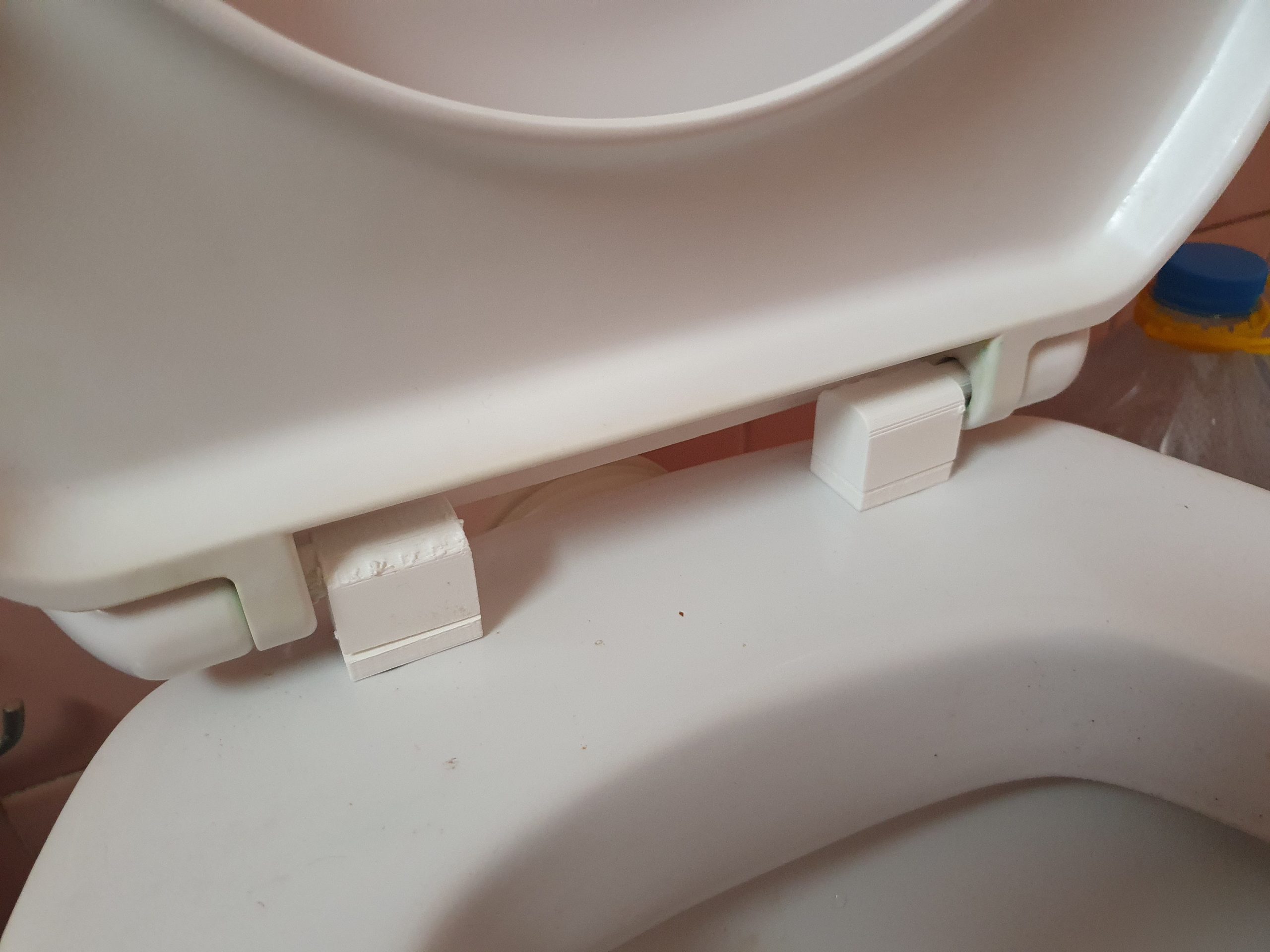 "Konfor ve Fonksiyonun Buluşma Noktası: Özel Tasarım Tuvalet Koltuğu Menteşeleri - 6900336" - Görsel 2