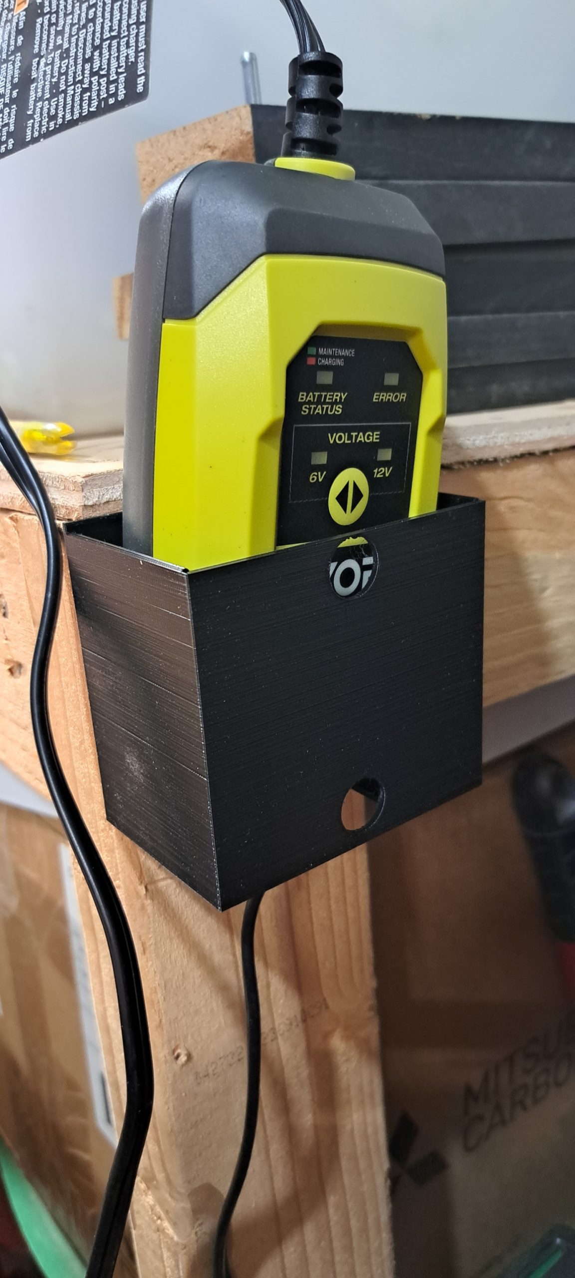 "Ryobi'nin Gücüyle Yenilenin: 6V/12V 2A Akıllı Şarj Cihazı Bakım Seti - Model 6900650"