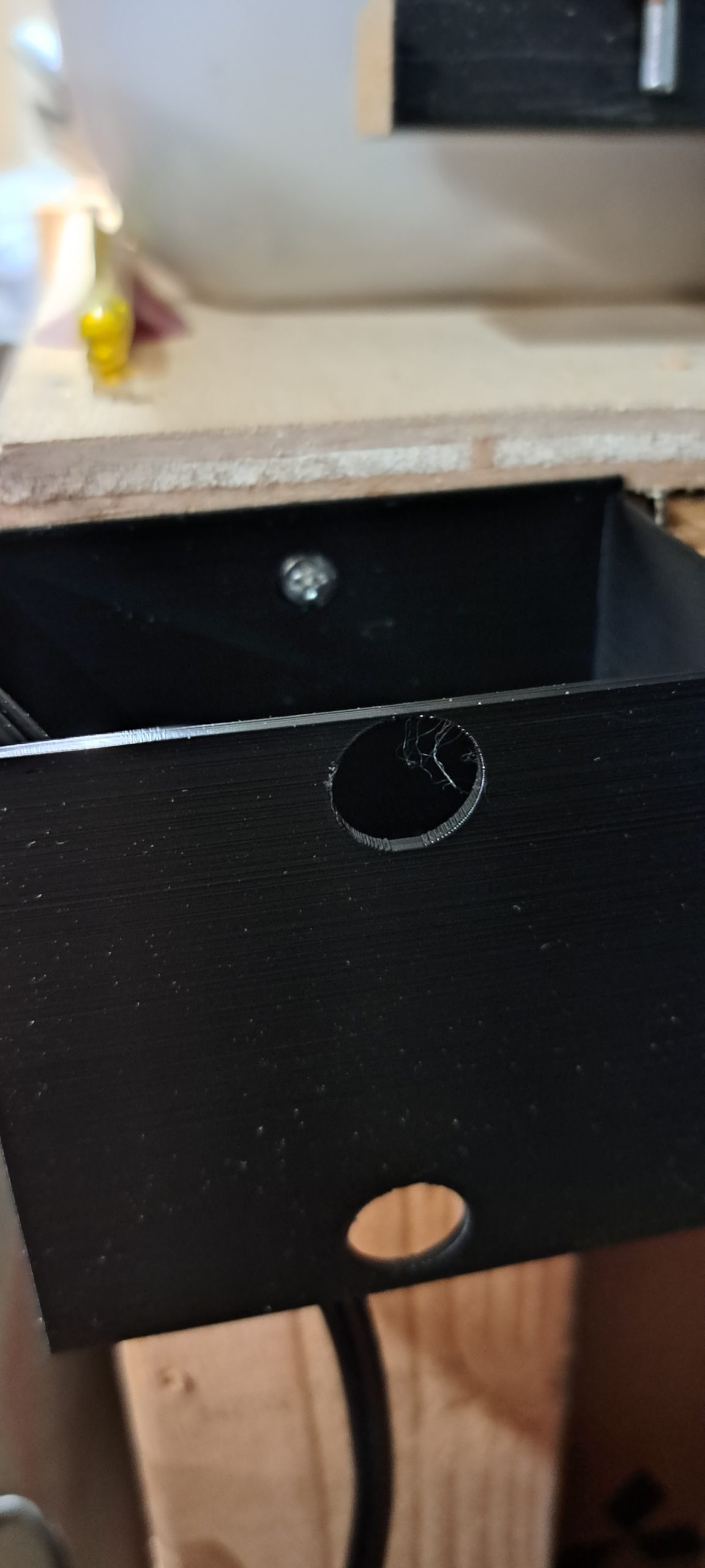 "Ryobi'nin Gücüyle Yenilenin: 6V/12V 2A Akıllı Şarj Cihazı Bakım Seti - Model 6900650" - Görsel 2