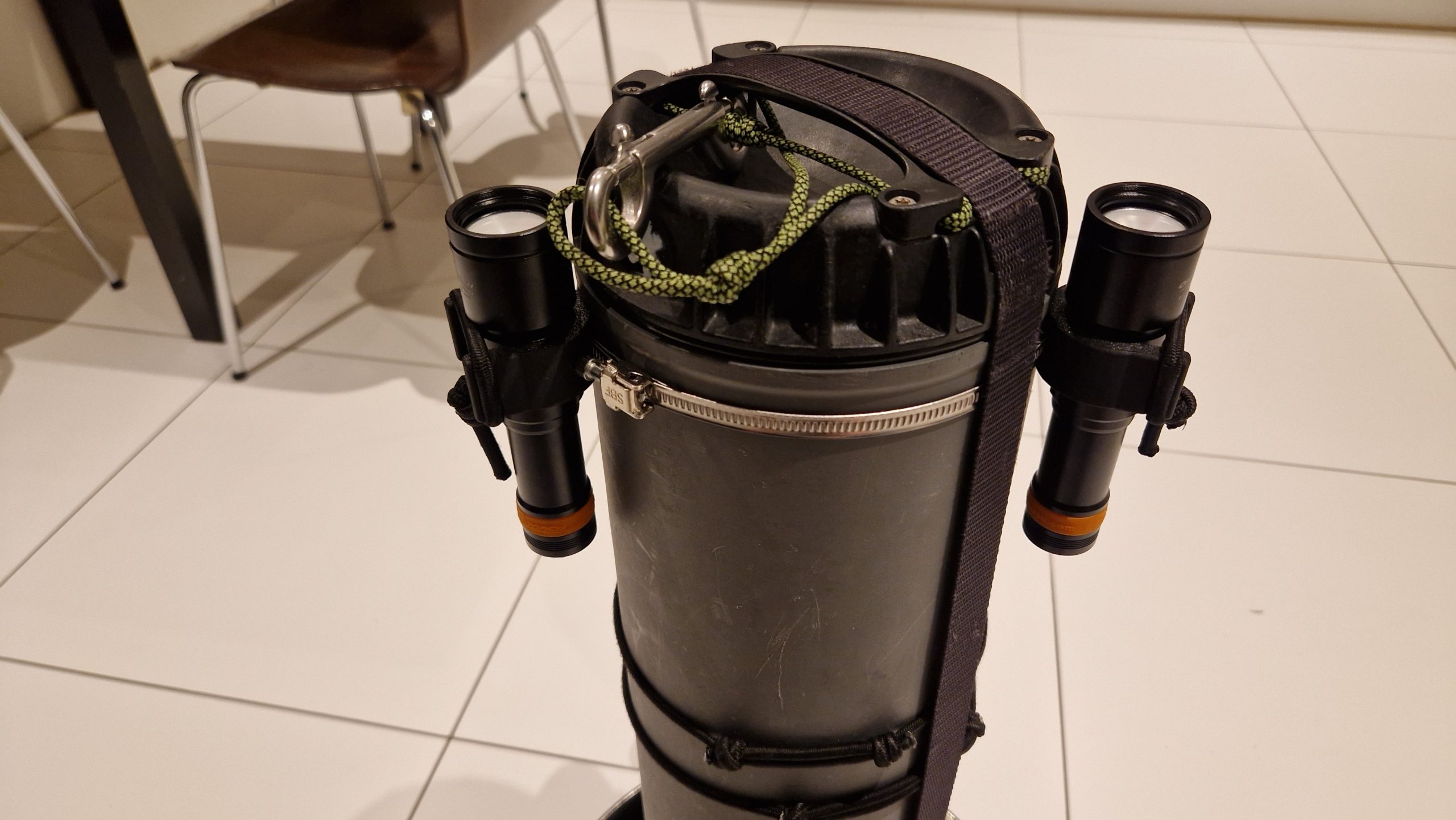 "Orcatorch D530 (V) Divextras Blacktip DPV Montaj Seti - 6901734: Su Altında Macera İçin İhtiyacınız Olan Her Şey!" - Görsel 2