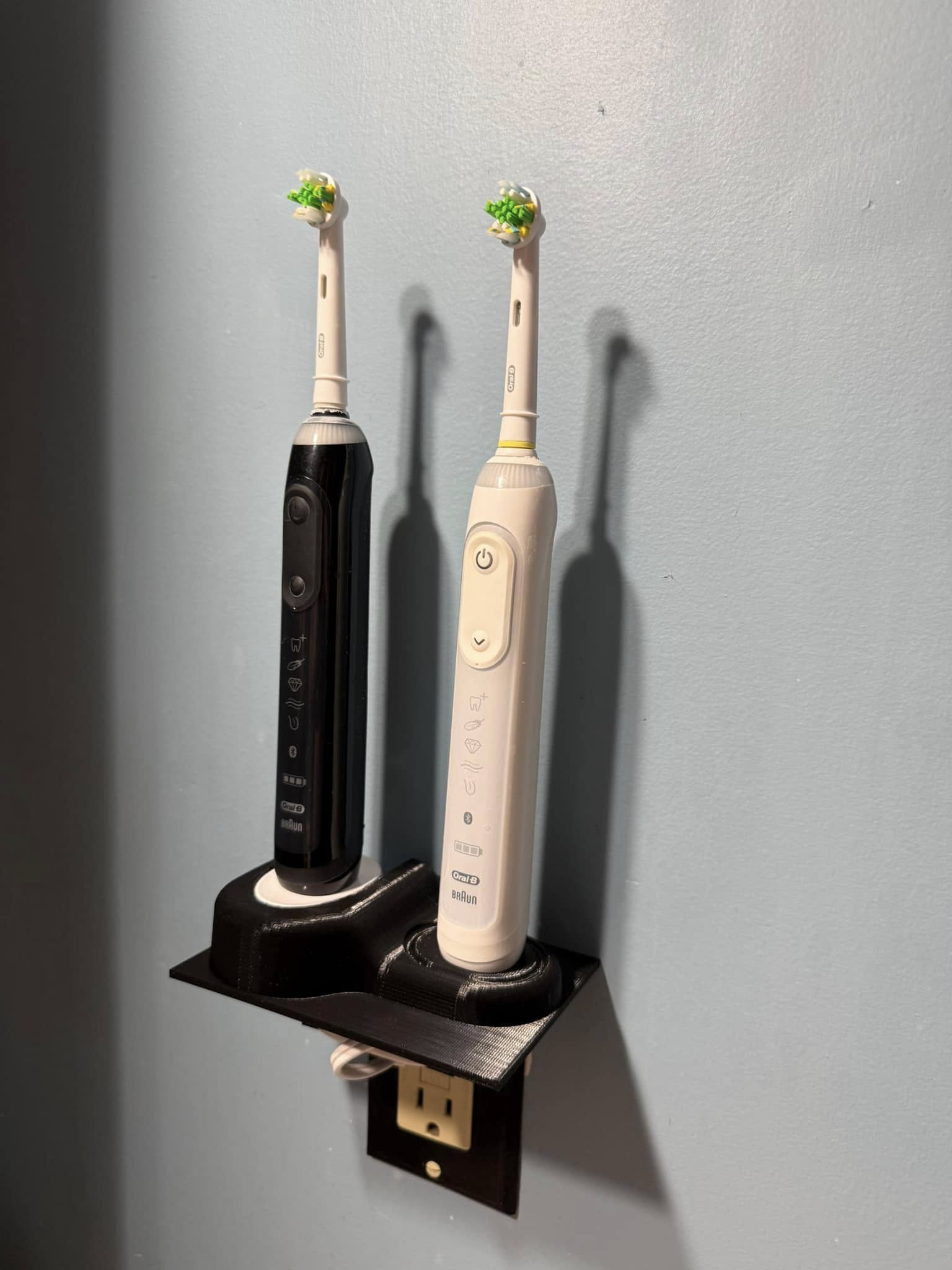 "Oral B Şarj Cihazı ve Diş Fırçası Tutucu Çıkış Kapağı - Pratik ve Modern Tasarım ile Diş Hijyeninizi Yükseltin!"