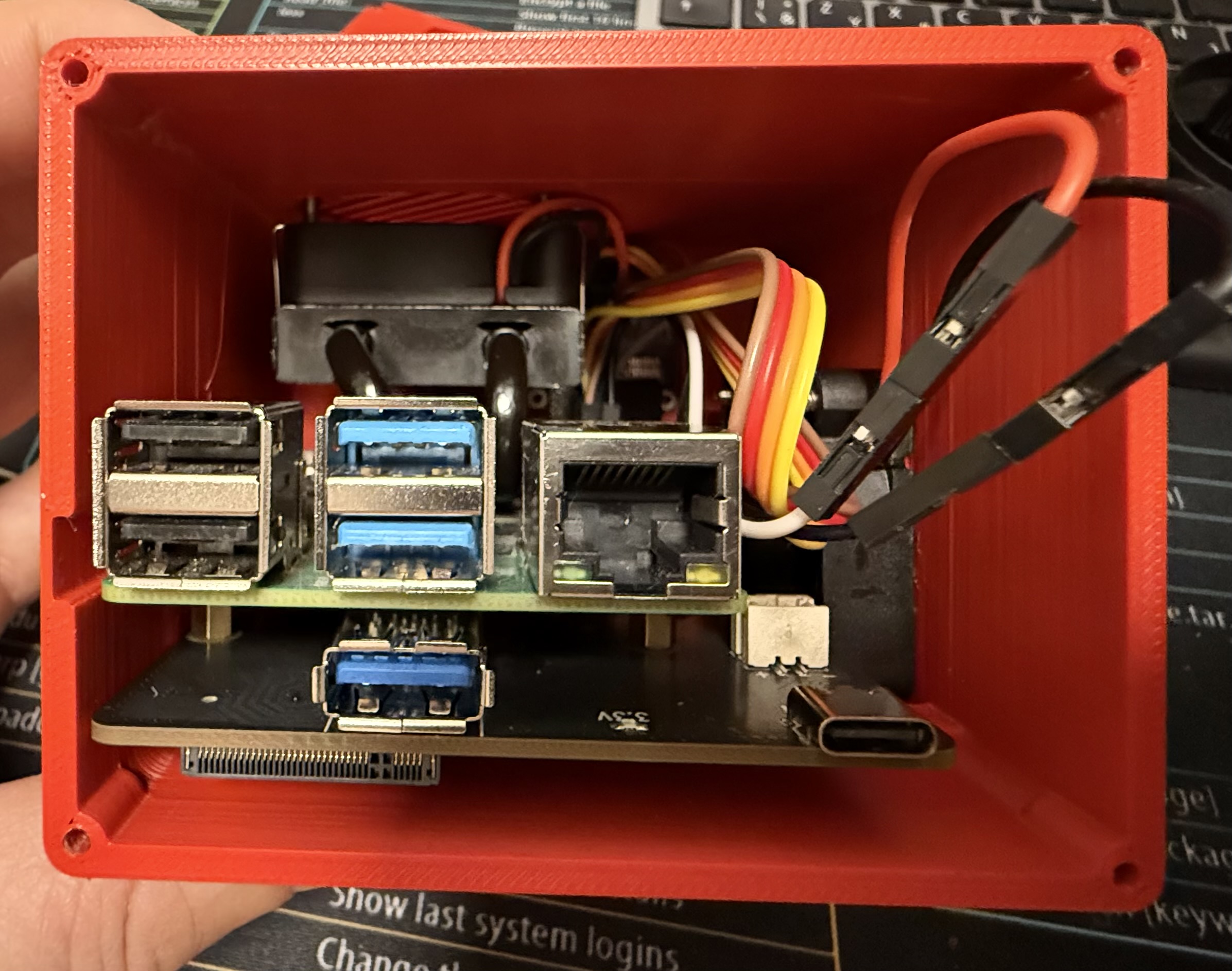 "Raspberry Pi 4 ile Suptronic X873 V2.0 Genişletme Kartı: M.2 NVMe SSD ve OLED Ekranlı Güçlü Proje Seti!" - Görsel 5