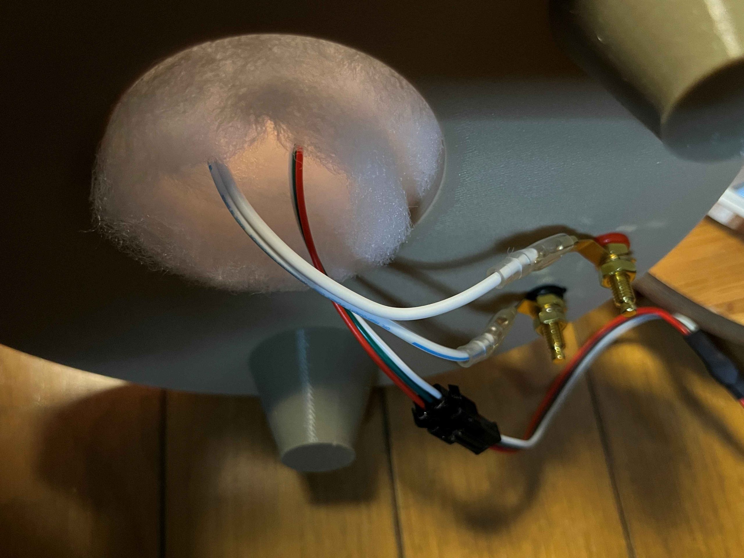 "Dinamik Ses Deneyimi: Dikey Çok Yönlü Hoparlör - Model 6898409 - Bölüm 1/2" - Görsel 3