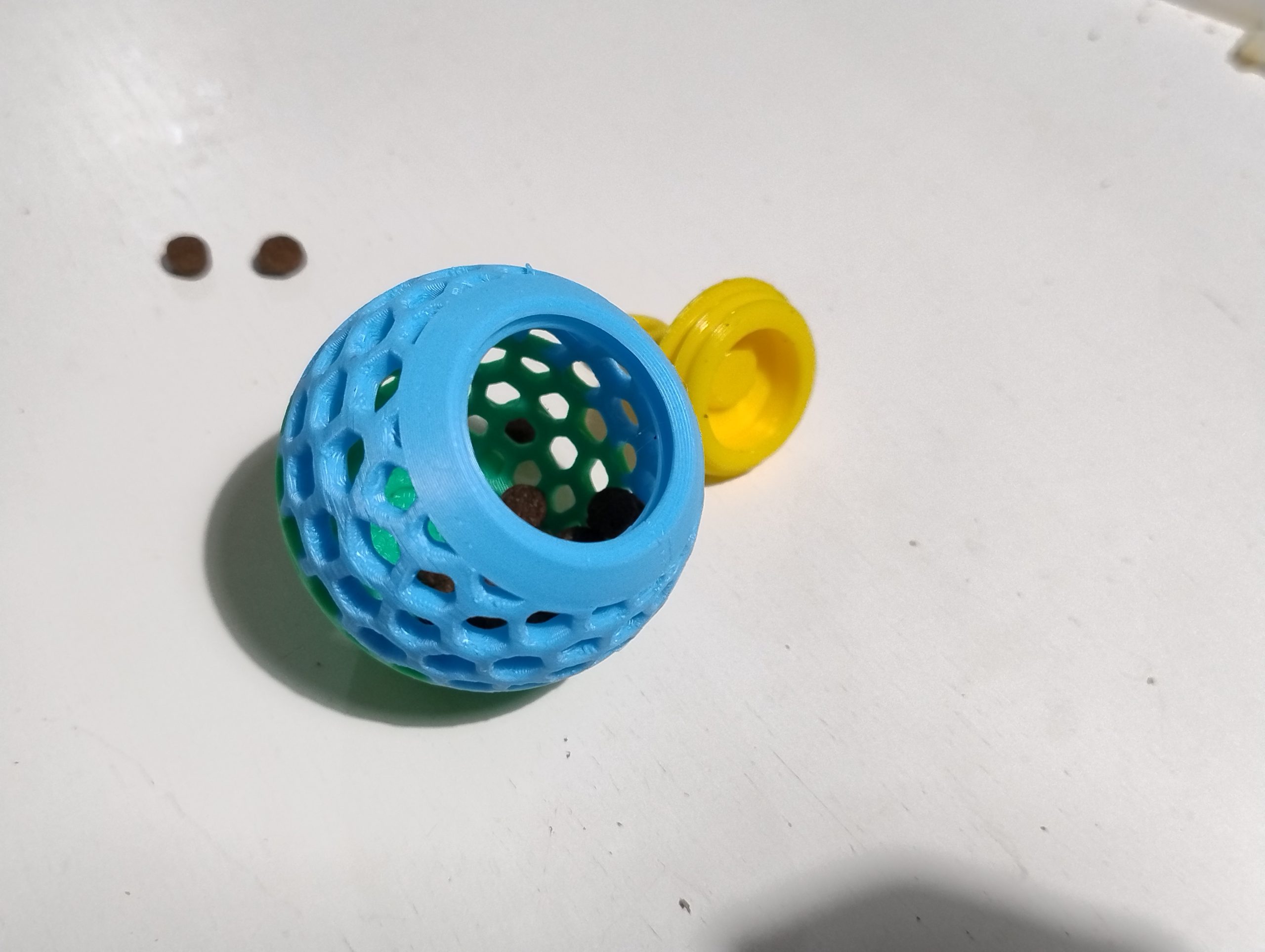 "Vornoy Dokulu Kedi Oyuncak Topu - Eğlencenin Zirvesi!"