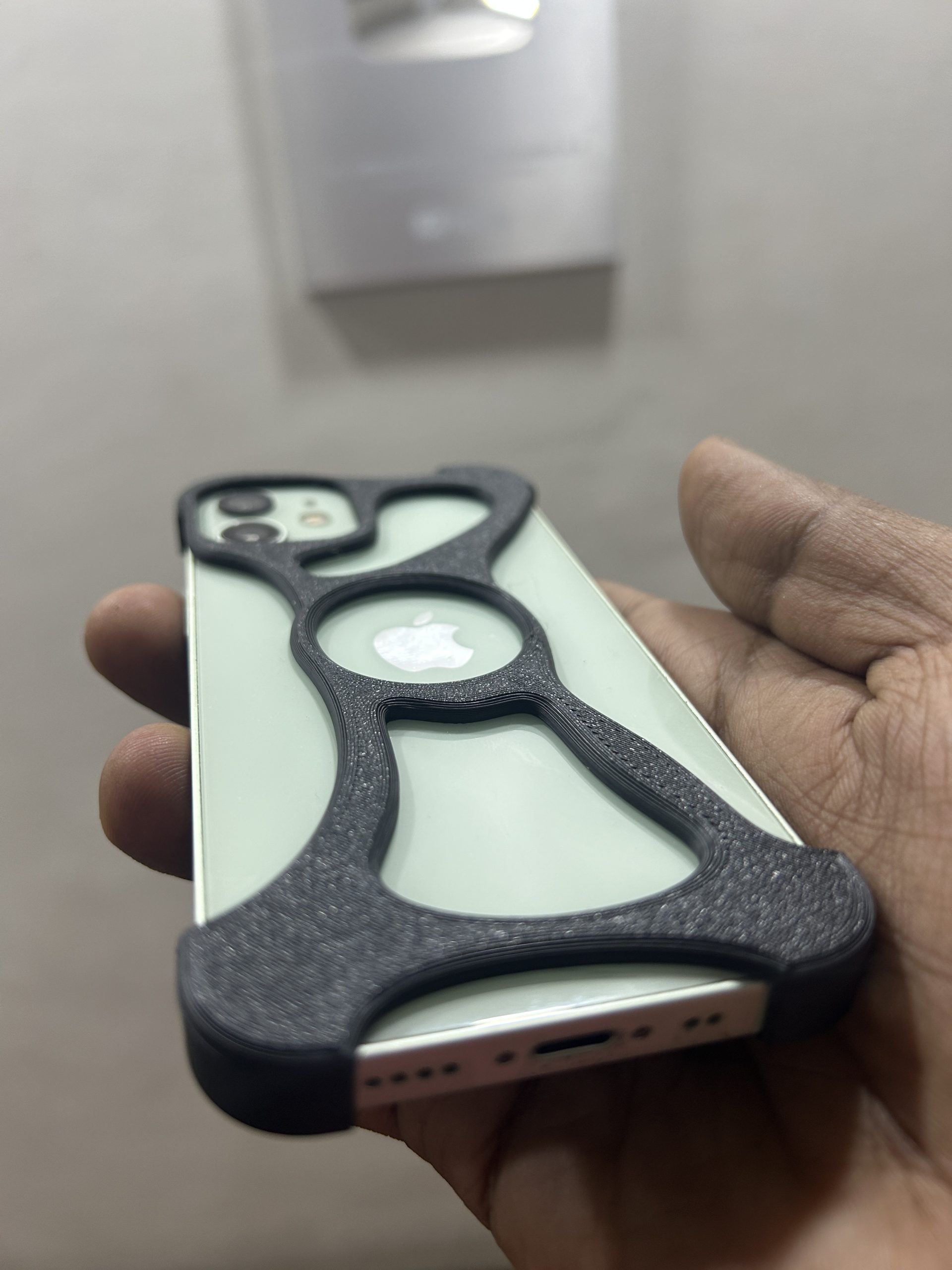 "Şıklığı ve Korumayı Buluşturan İPhone 12 Mini Kılıf - Model 6900300" - Görsel 4