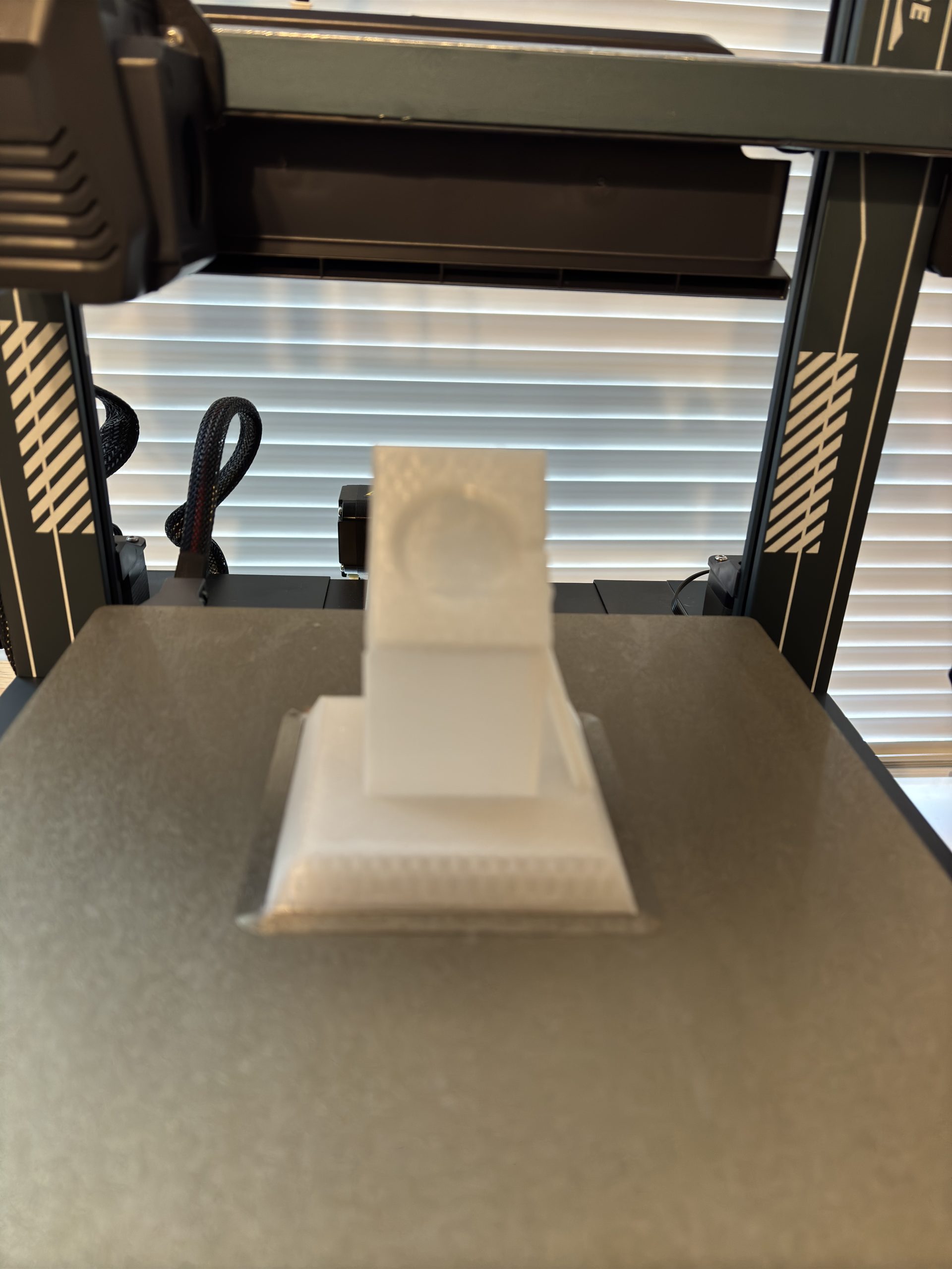 "Zarif Tasarımlı Apple Watch Şarj İstasyonu - Model 6900165 ile Stilinizi Yükseltin!"