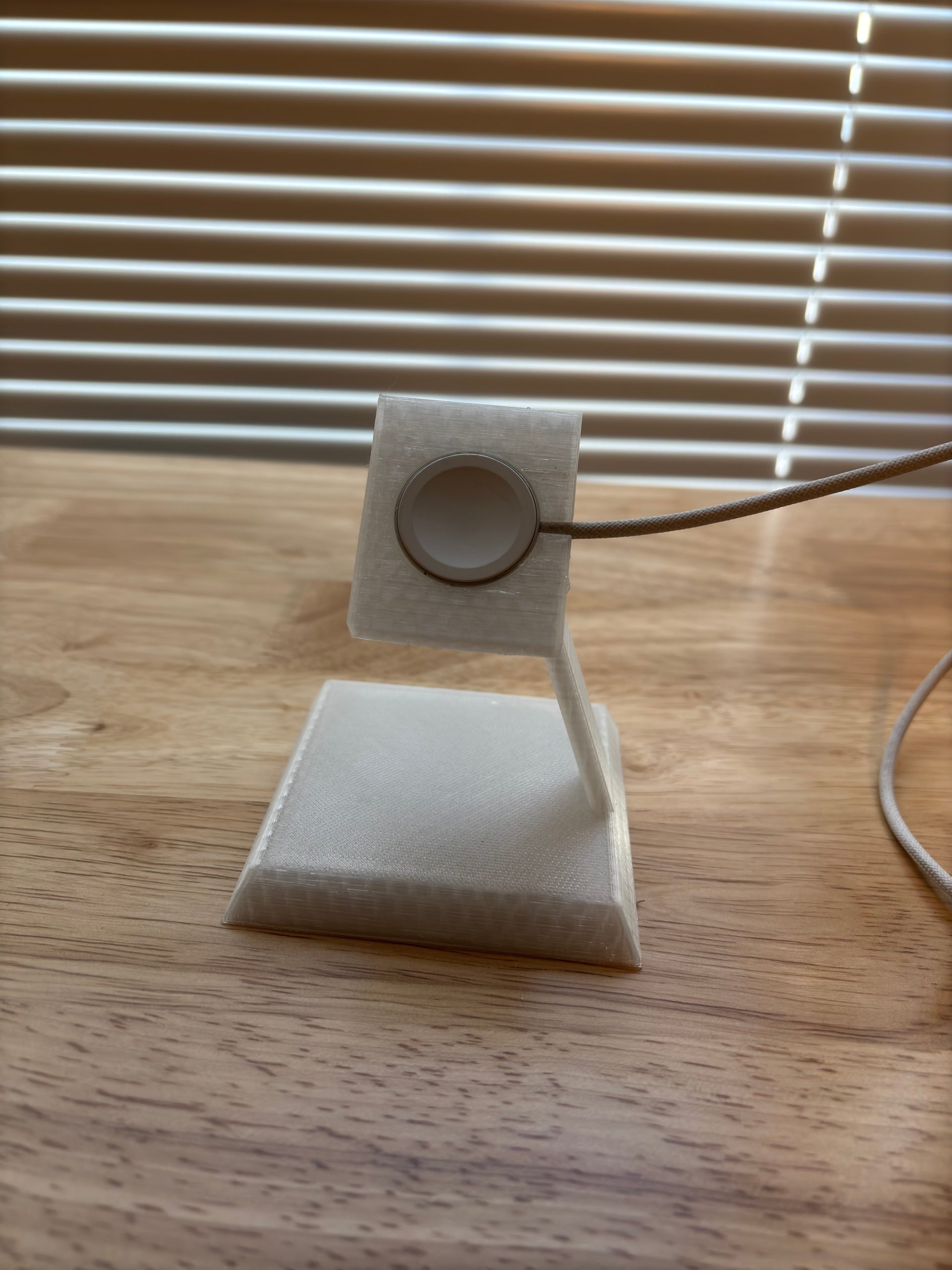 "Zarif Tasarımlı Apple Watch Şarj İstasyonu - Model 6900165 ile Stilinizi Yükseltin!" - Görsel 2