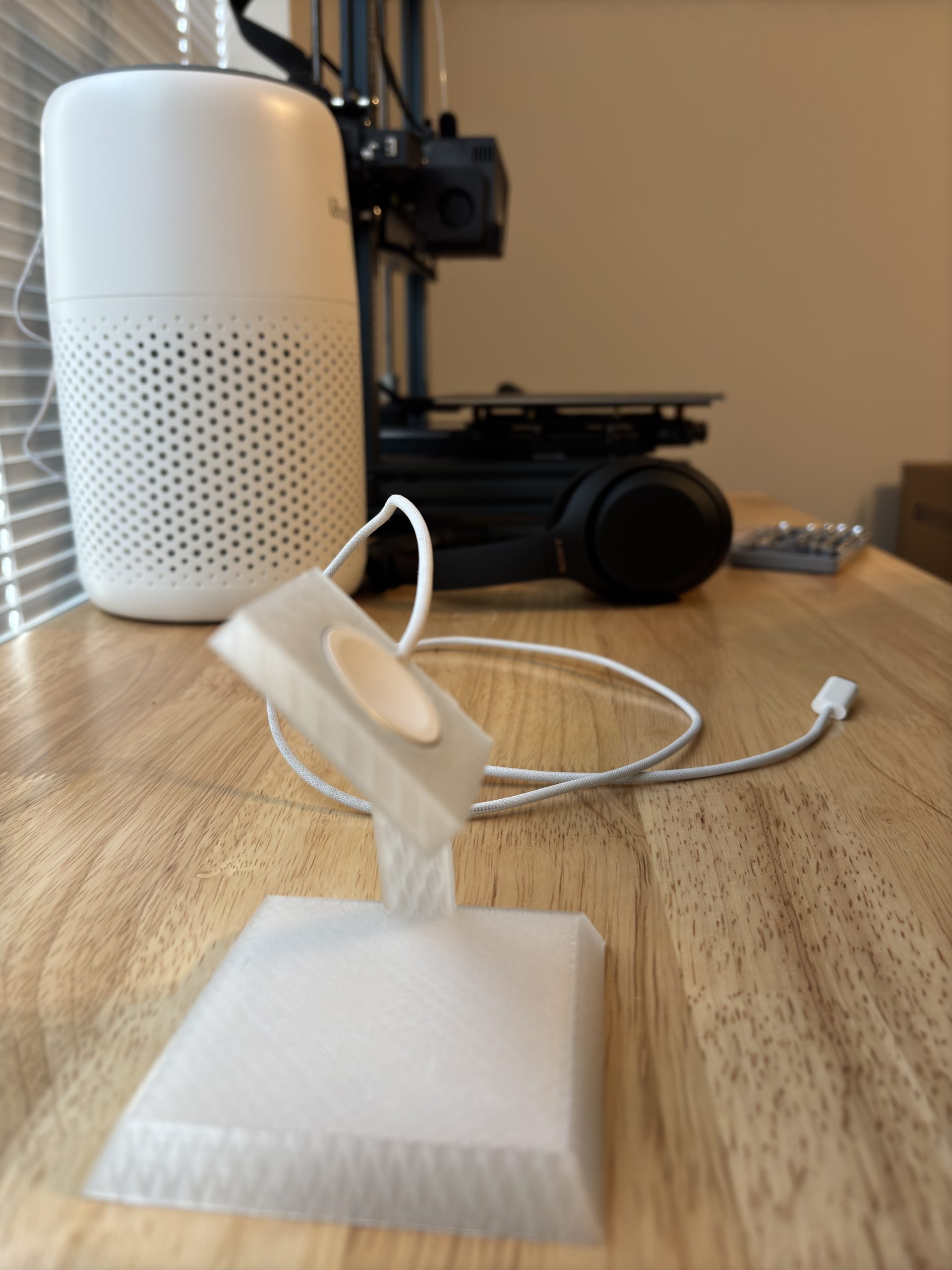 "Zarif Tasarımlı Apple Watch Şarj İstasyonu - Model 6900165 ile Stilinizi Yükseltin!" - Görsel 4