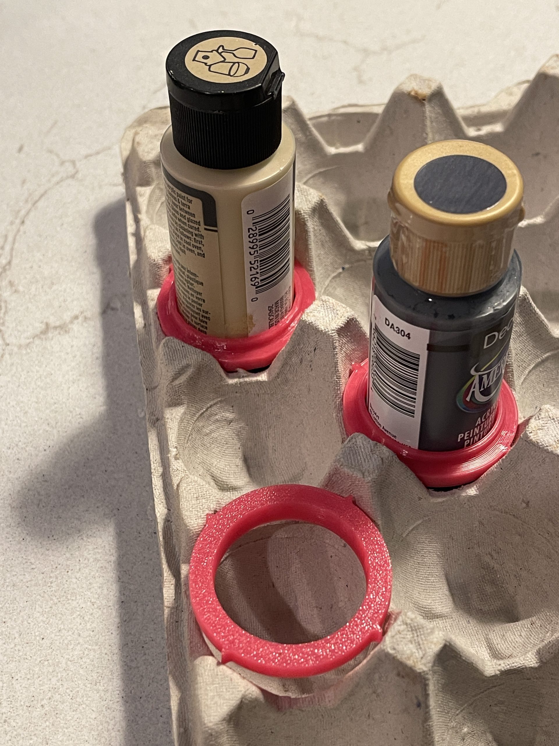 Akrilik boya şişelerini ve fırçaları tutmak için yumurta kartonu uppycling - 6906163 - Görsel 2