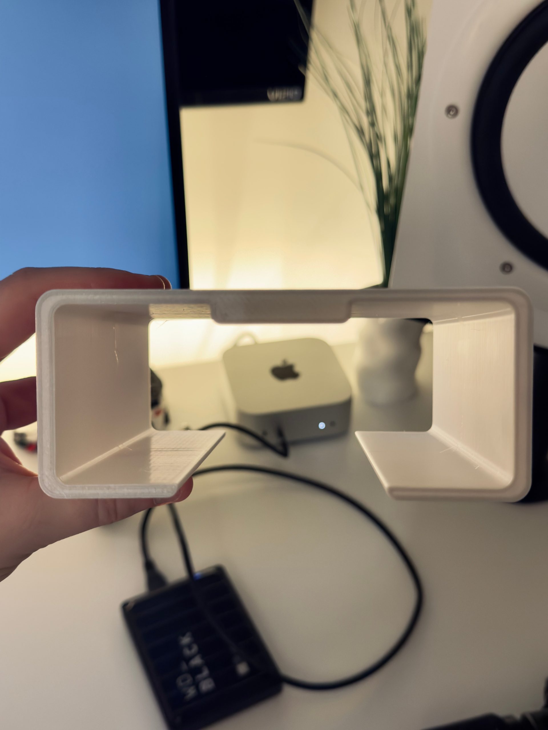 M4 Mac Mini İçin Şık ve Fonksiyonel Masa Altı Braket Montaj Seti - 6900453