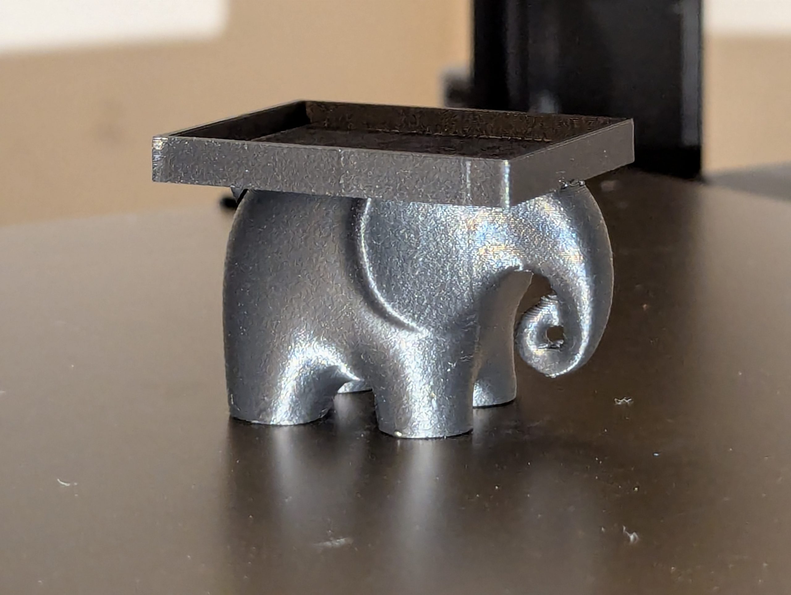 "Zarif Sessizlik: Lightbase Sevimli Fil Ayakları ile Evinizi Süsleyin - 6898614"