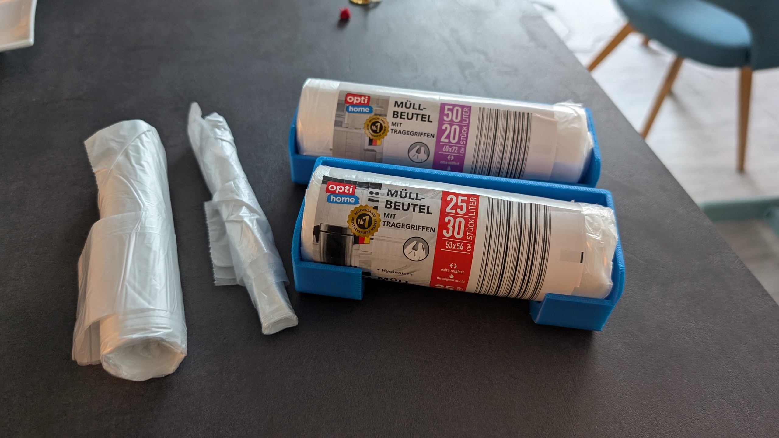 "Pratik Ayarlanabilir Çöp Torbası Rulo Tutucu - Temizliği Kolaylaştıran Akıllı Çözüm!"