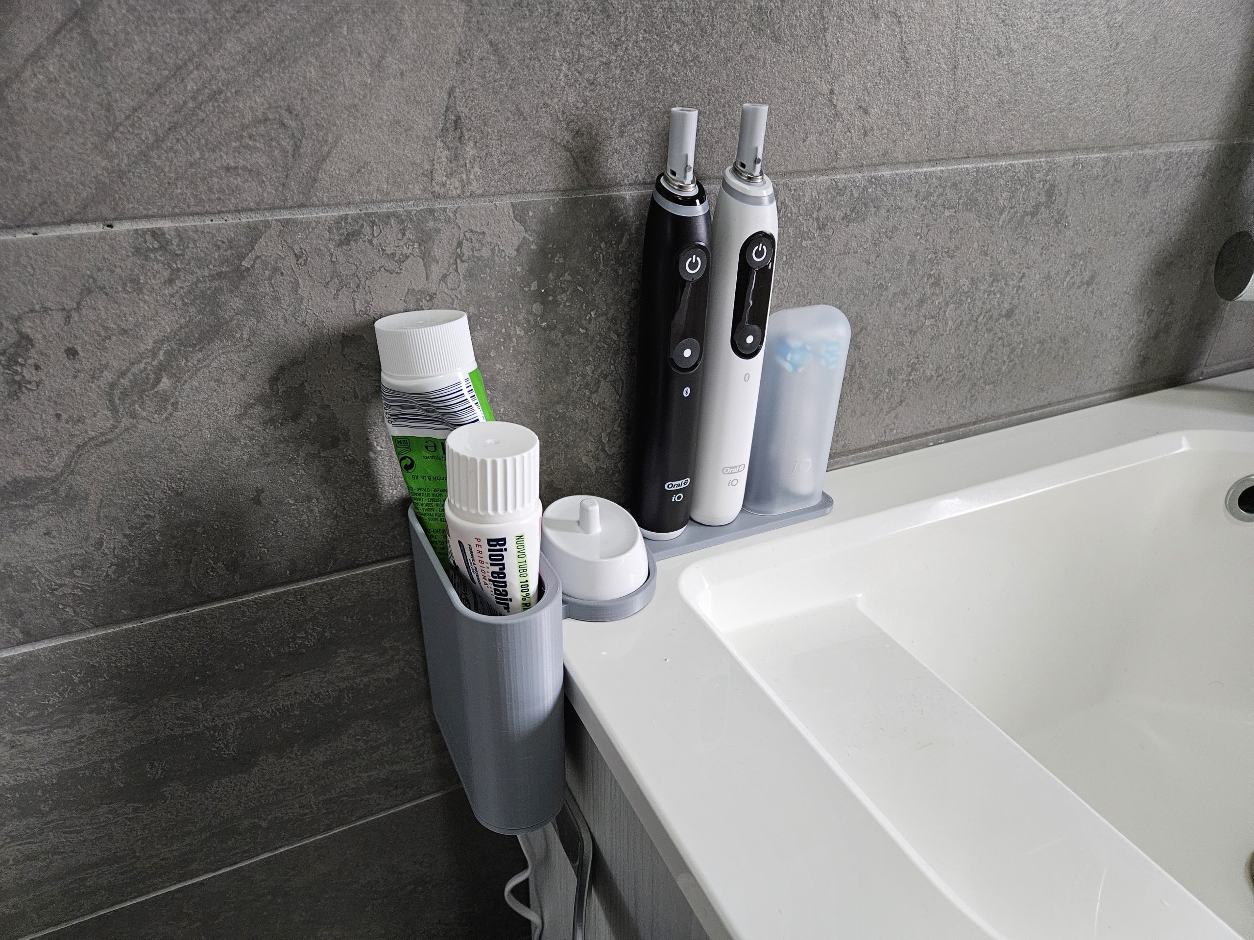 "Oral B IO6 Akıllı Diş Fırçası Standı - 6899891: Modern Tasarım, Maksimum Konfor!"