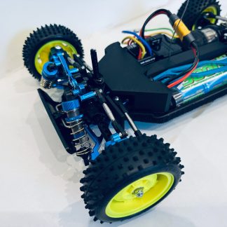 Tamiya TT-02B Off-Road Macera: Çamurlu Direksiyon Keyfi - 6901402