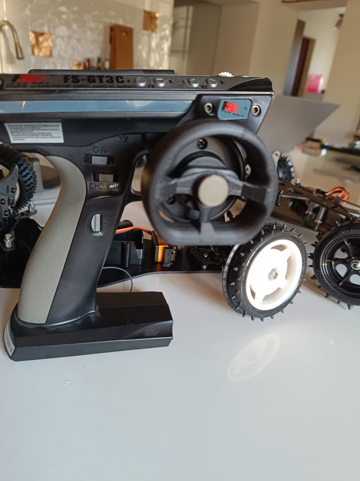 Flysky GT3 6897162 İçin Özel Tasarım Direksiyon Simidi: Kontrolün Zirvesine Ulaşın!