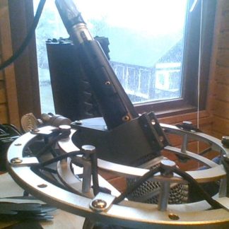 "Gök Mavi El Mikrofon Tutucu: Sesin Gücünü Ele Al!"