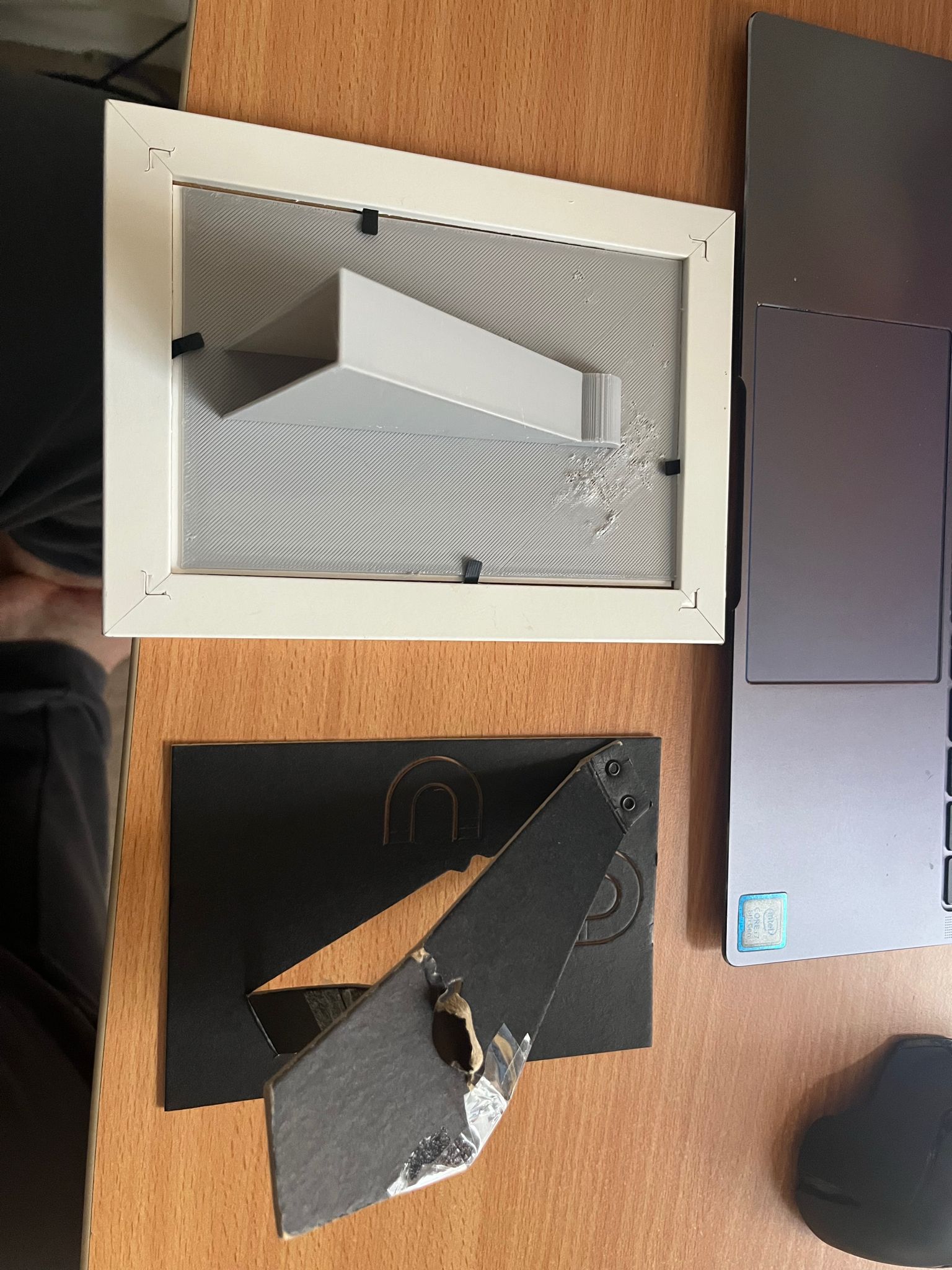 "Stil Sahibi Anılarınızı Koruyun: Standlı Resim Çerçeveleri İçin Yedek Geri Pano - Model 6900139"