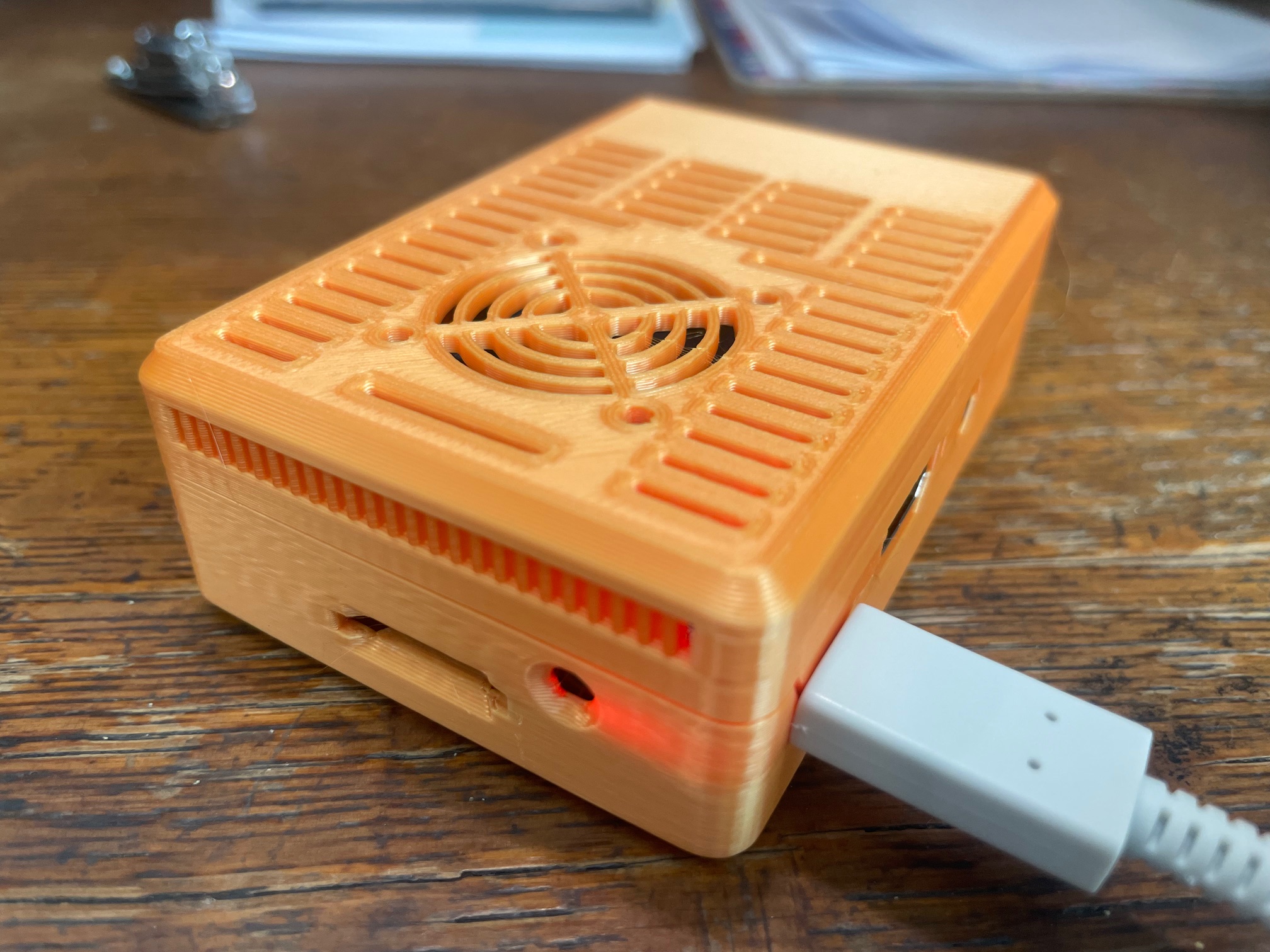 Turuncu PI 3B Kılıf - 30mm Fan veya 1 OLED, kısa M2 Yuvası ile Düğme Seçeneği - 6907437