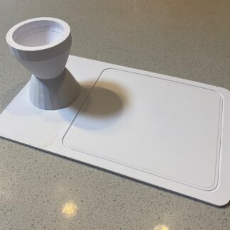 Yumurta fincanı ve tost tahtası.