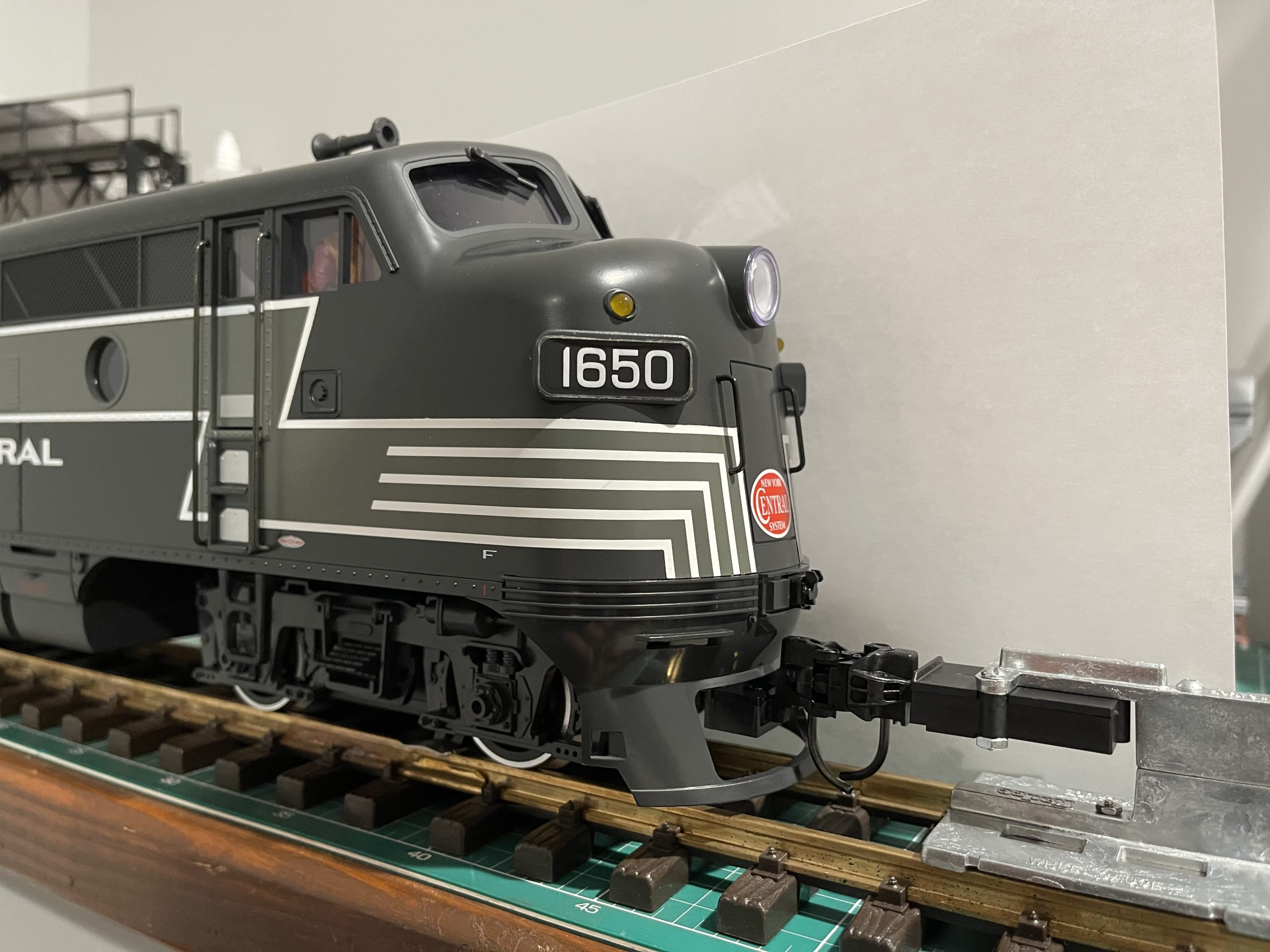 G Ölçeği LGB F7 Ön Kadee Mount - 6902336