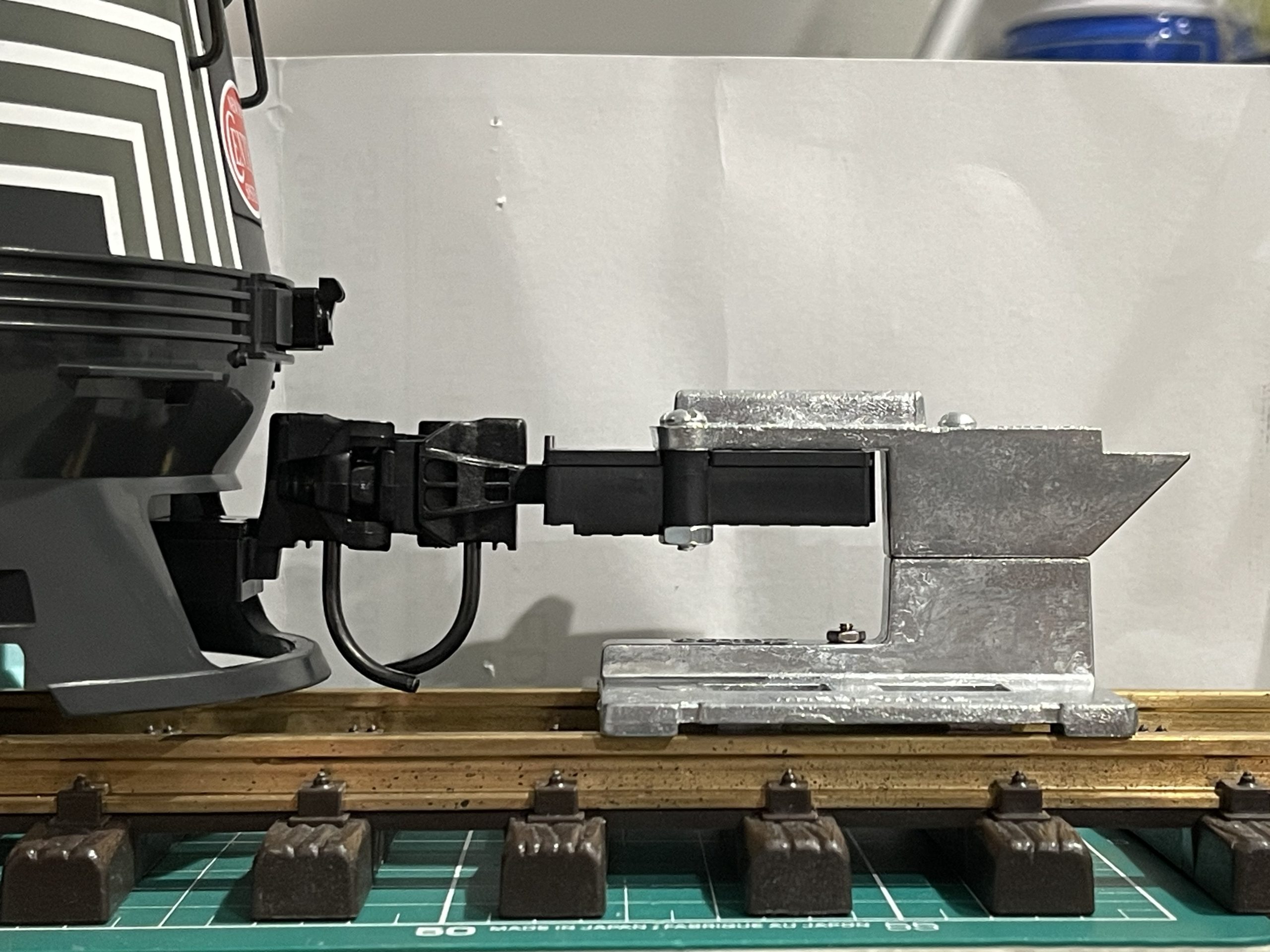 G Ölçeği LGB F7 Ön Kadee Mount - 6902336 - Görsel 2